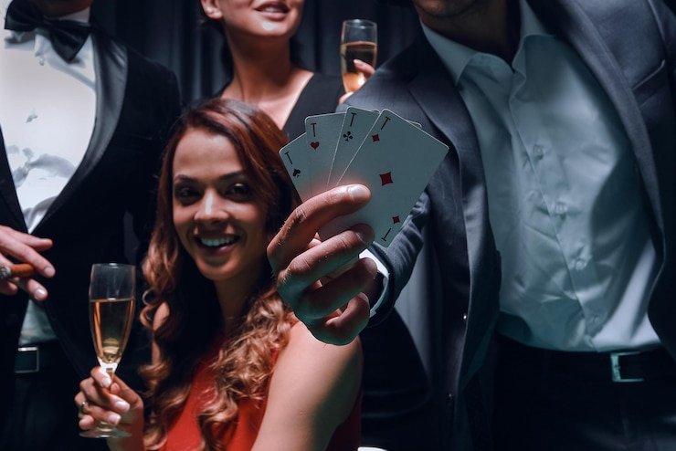 6conecta Diamond Empire: gemas, símbolos de fortuna y premios en cada tirada